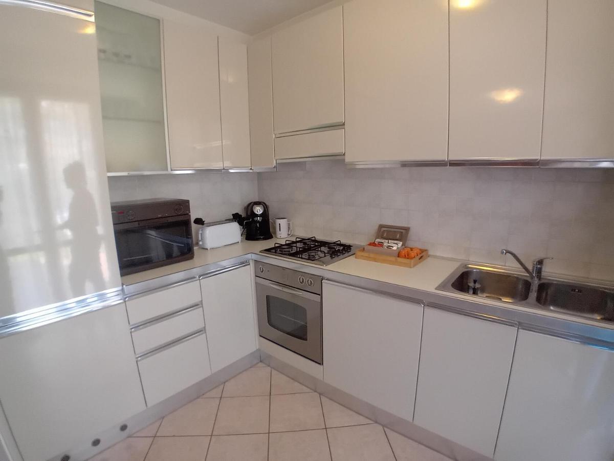 Casa Adela Apartment Desenzano del Garda Luaran gambar